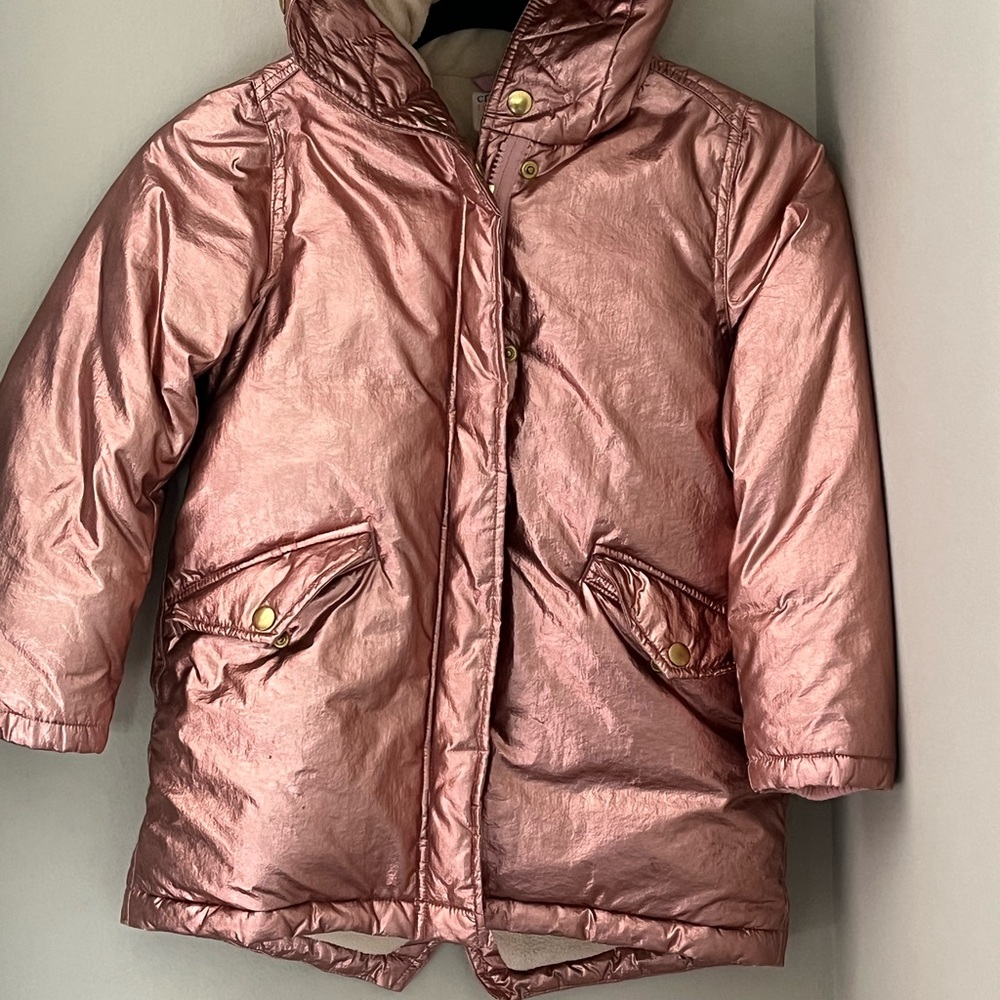 Pink girls winter jacket. Size 6-7.